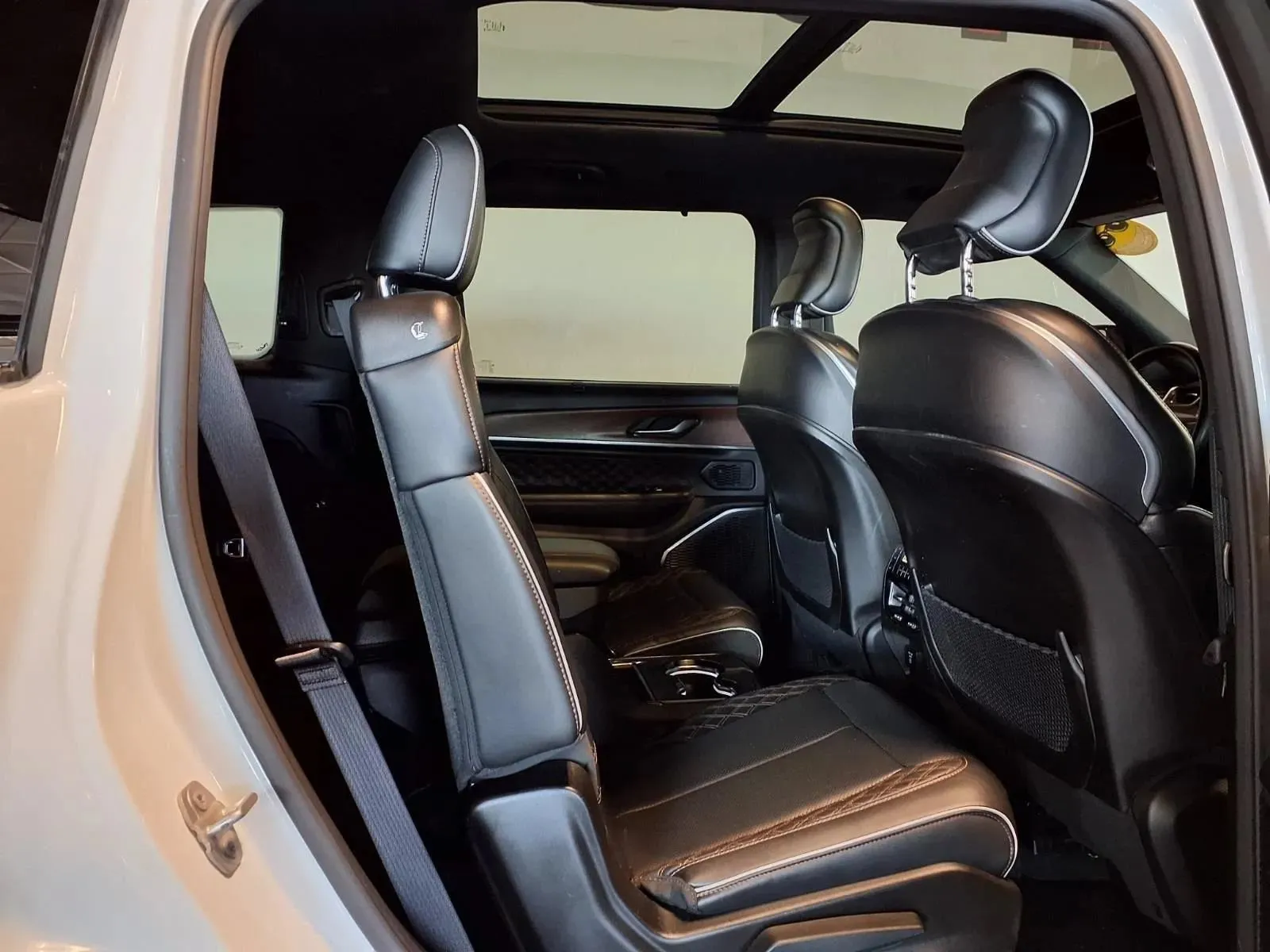 Jeep Grand Cherokee L photo 11