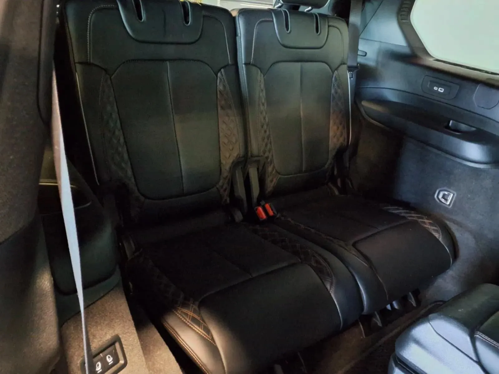 Jeep Grand Cherokee L photo 10
