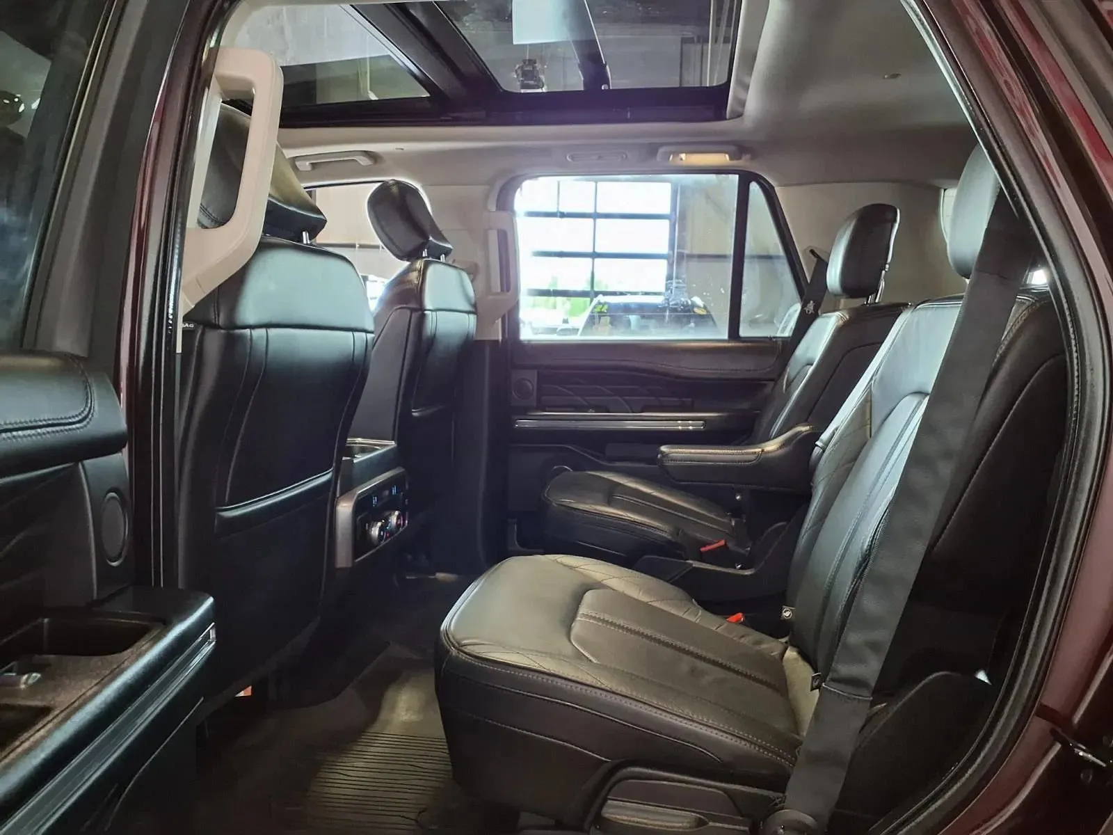 Ford Expedition photo 16