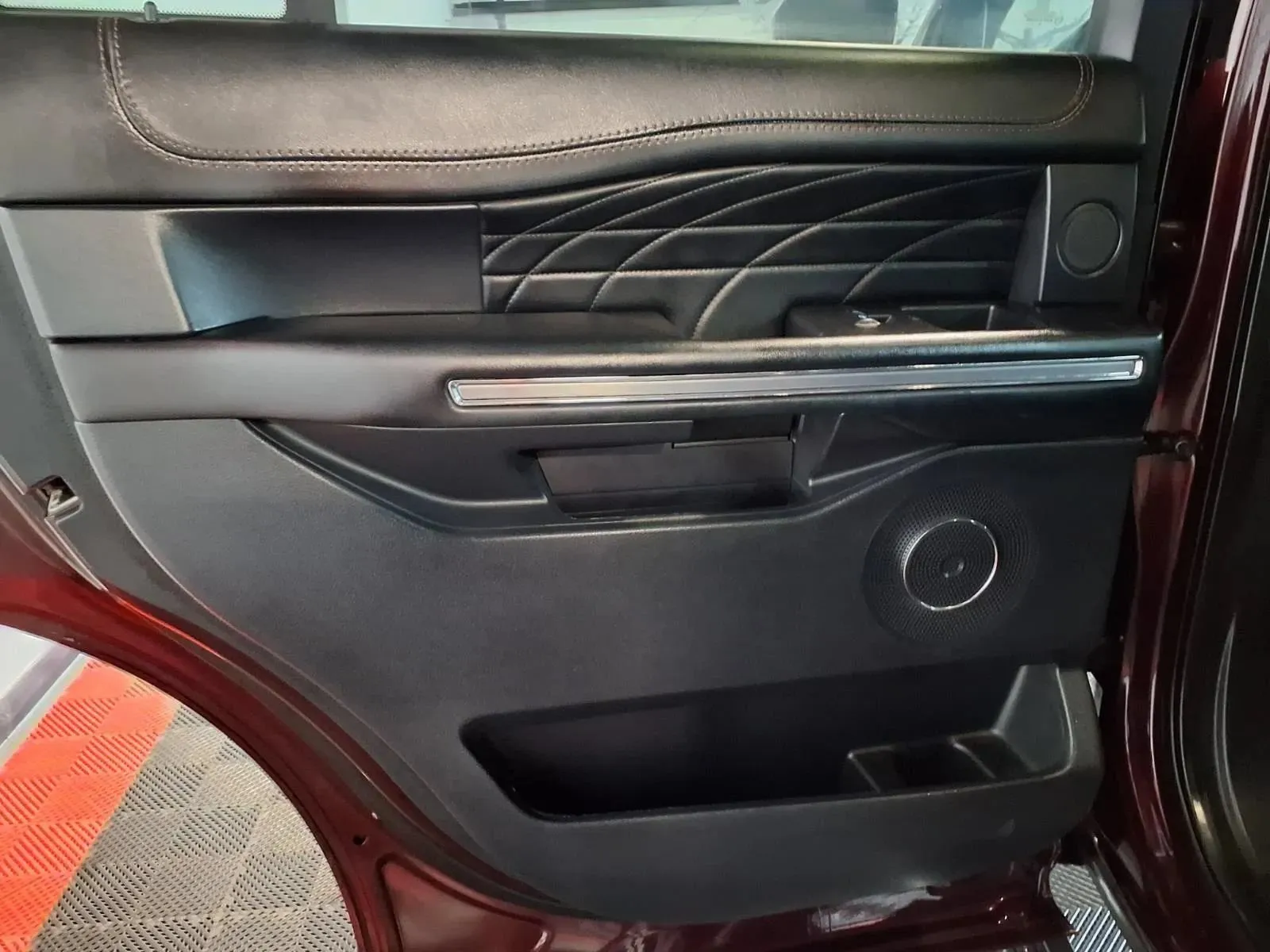 Ford Expedition photo 17