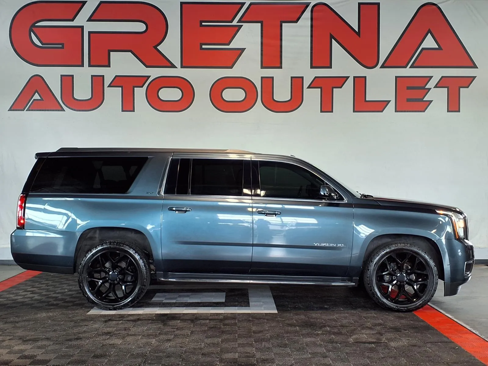 Gray 2019 GMC Yukon XL SLT for sale in Gretna, NE