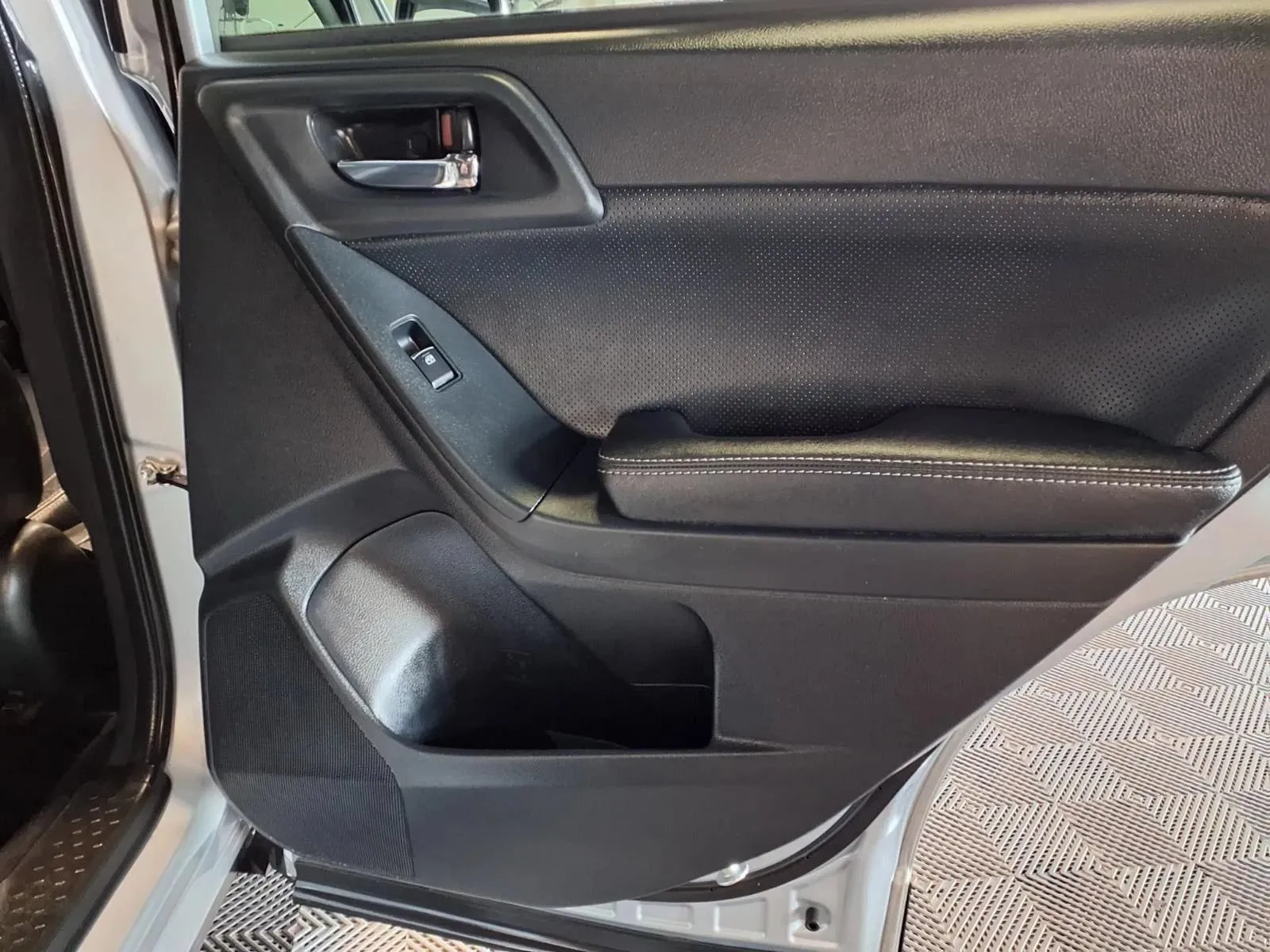 Subaru Forester photo 11