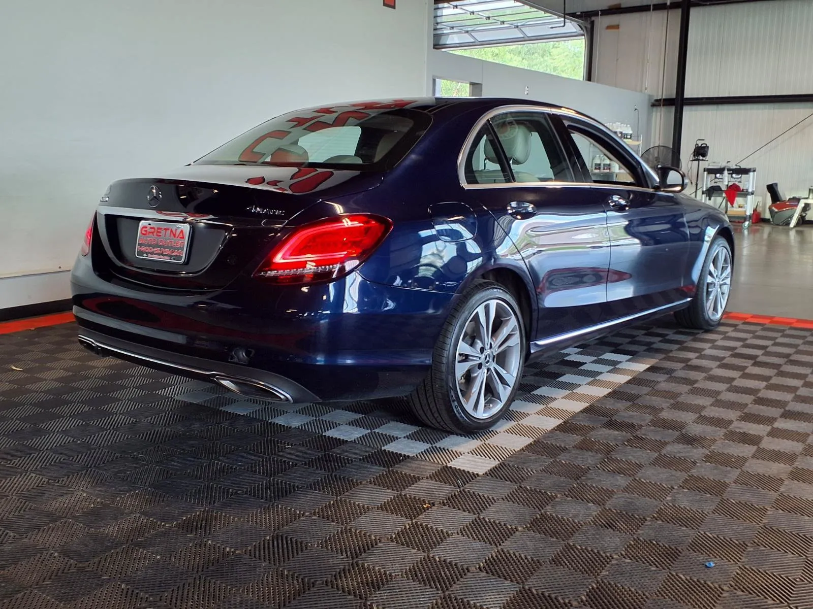 Mercedes-Benz C-Class photo 8