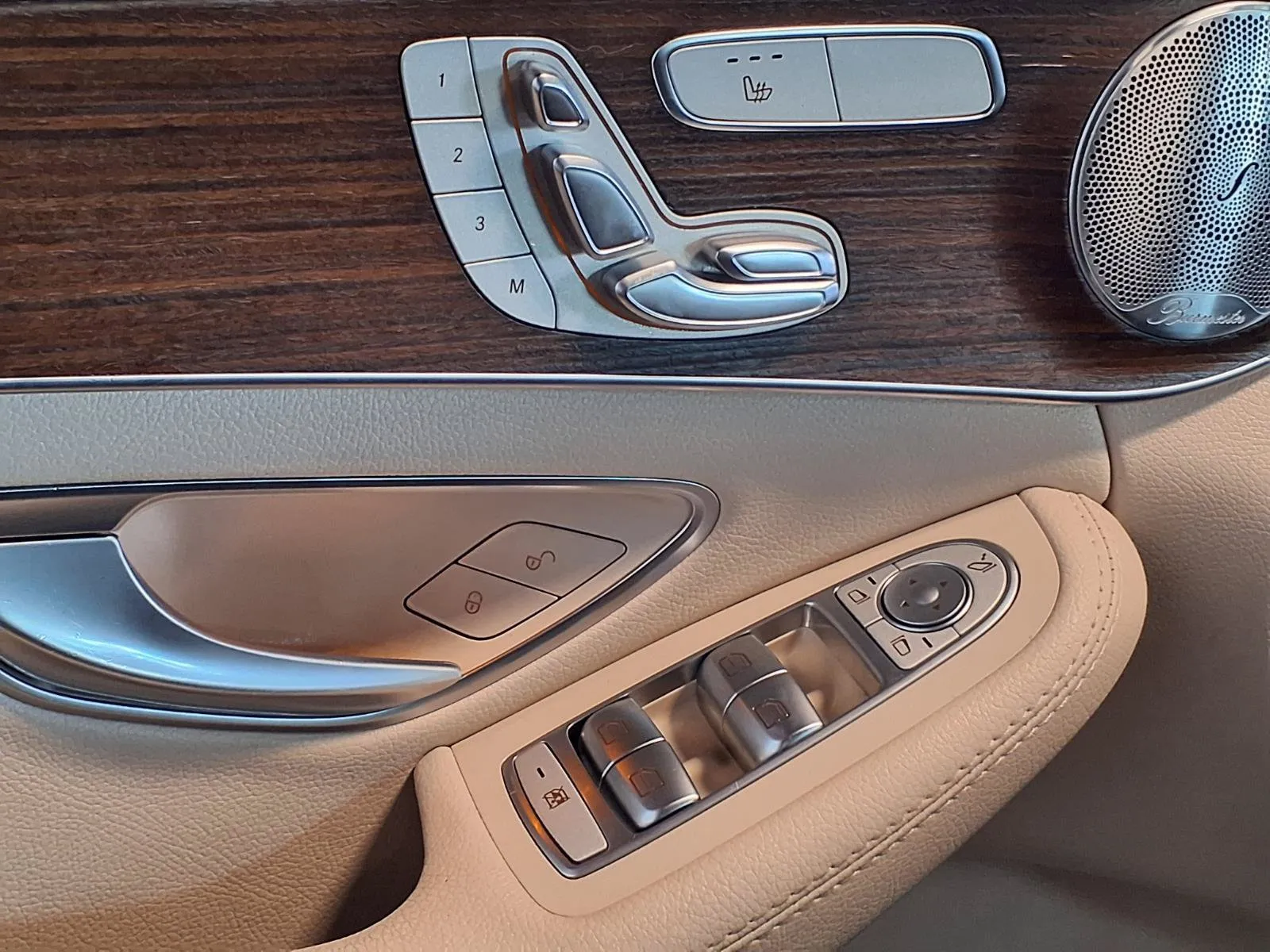 Mercedes-Benz C-Class photo 18