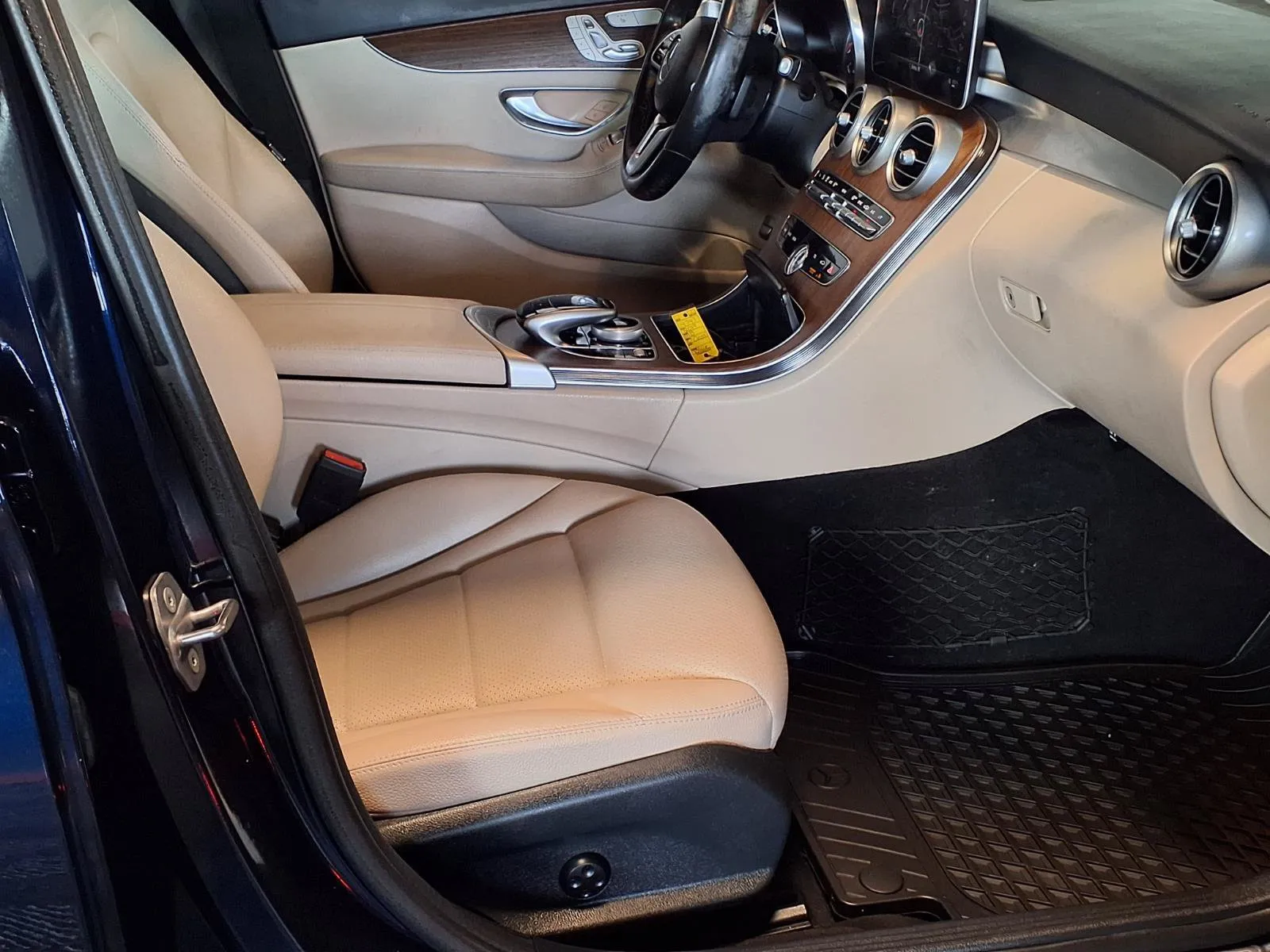 Mercedes-Benz C-Class photo 13