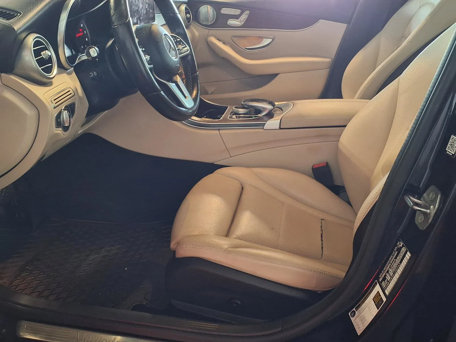 Mercedes-Benz C-Class photo 19