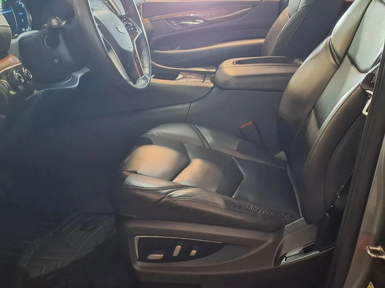 Cadillac Escalade photo 20