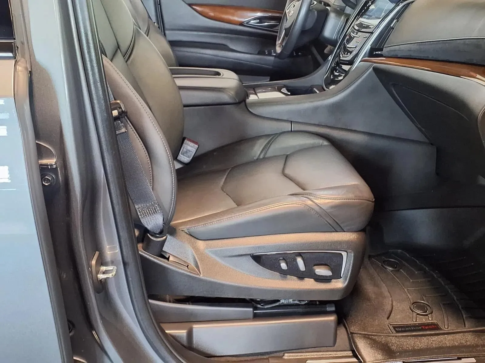 Cadillac Escalade photo 15