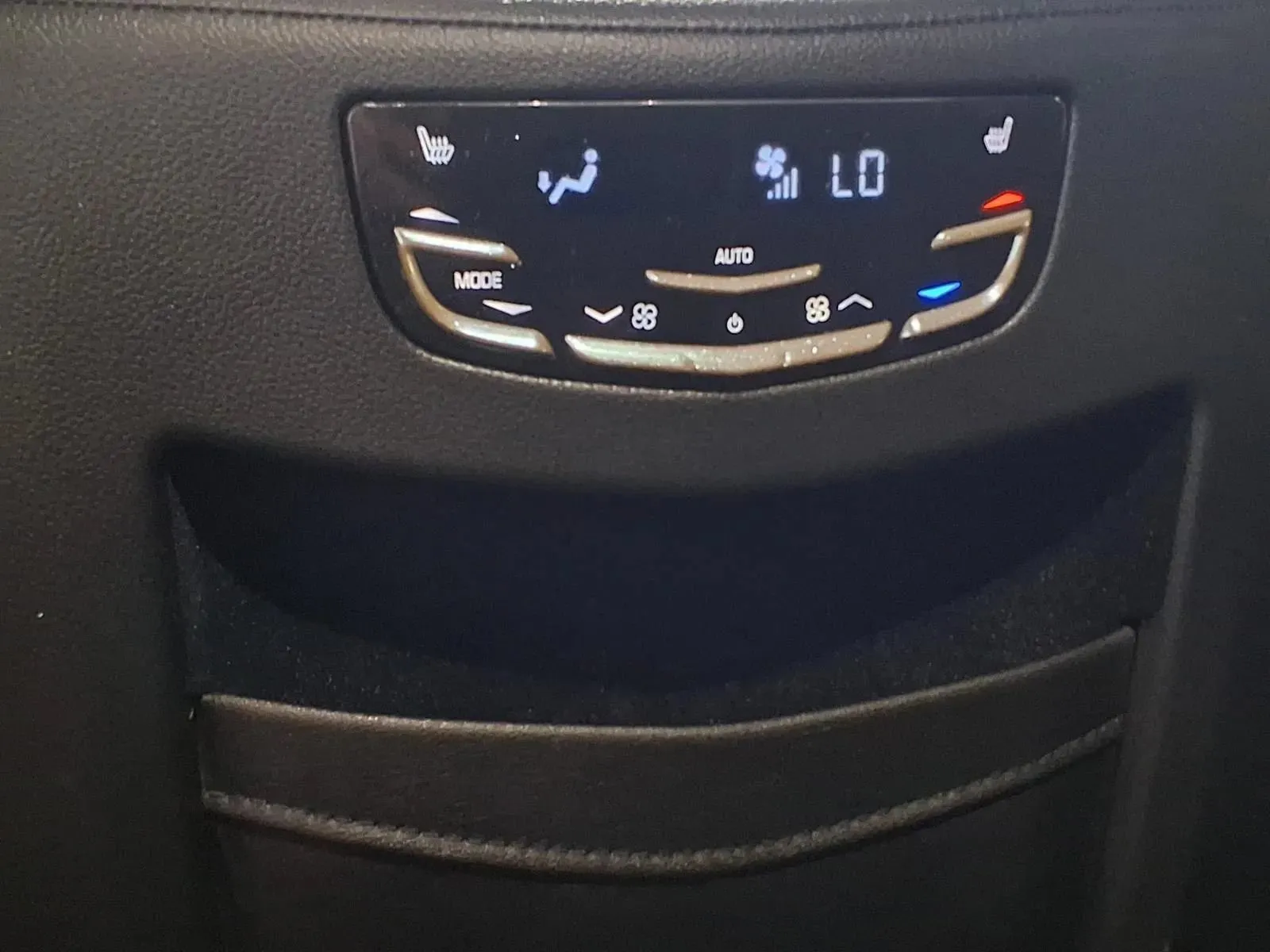 Cadillac Escalade photo 18