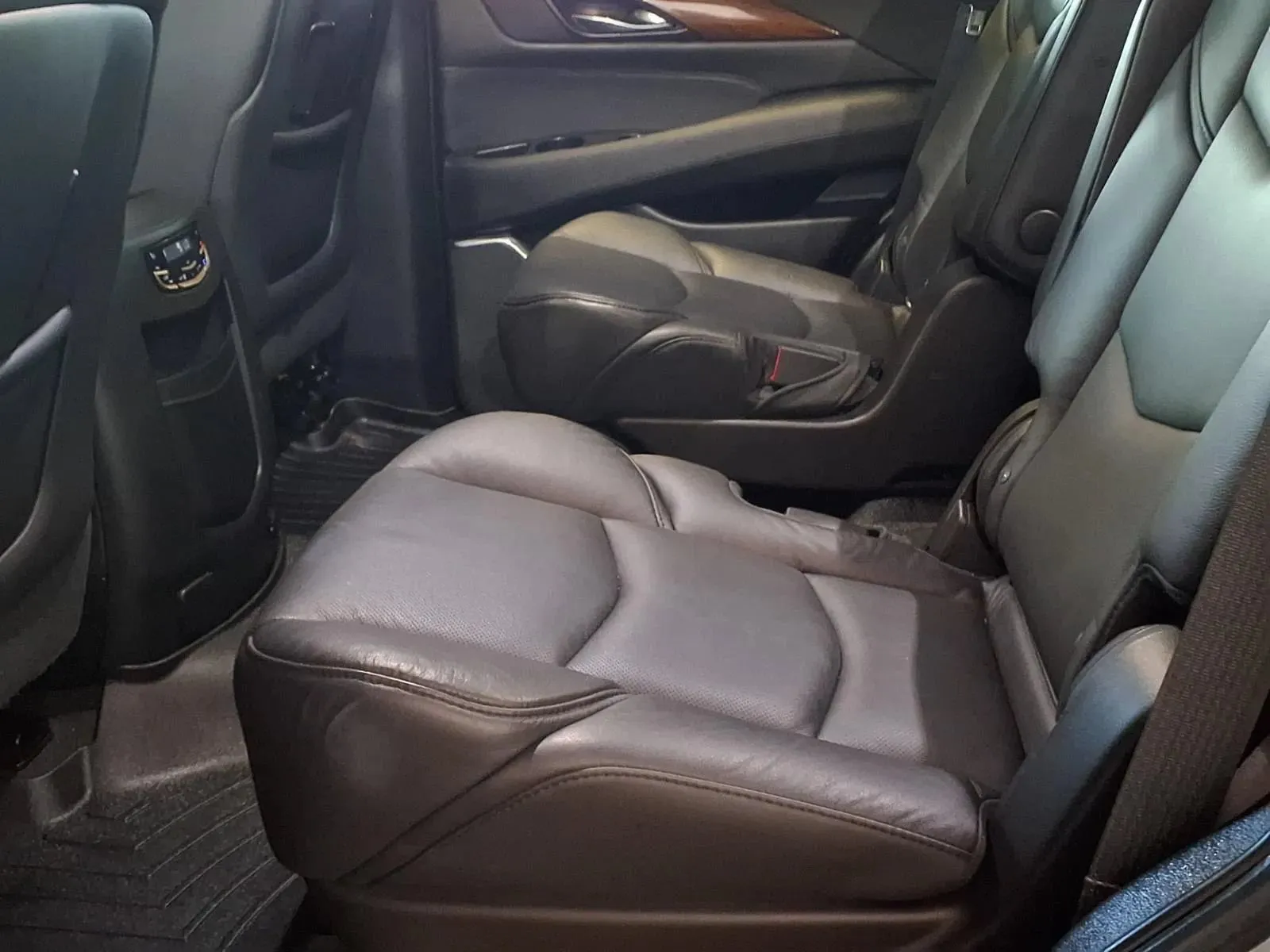 Cadillac Escalade photo 17