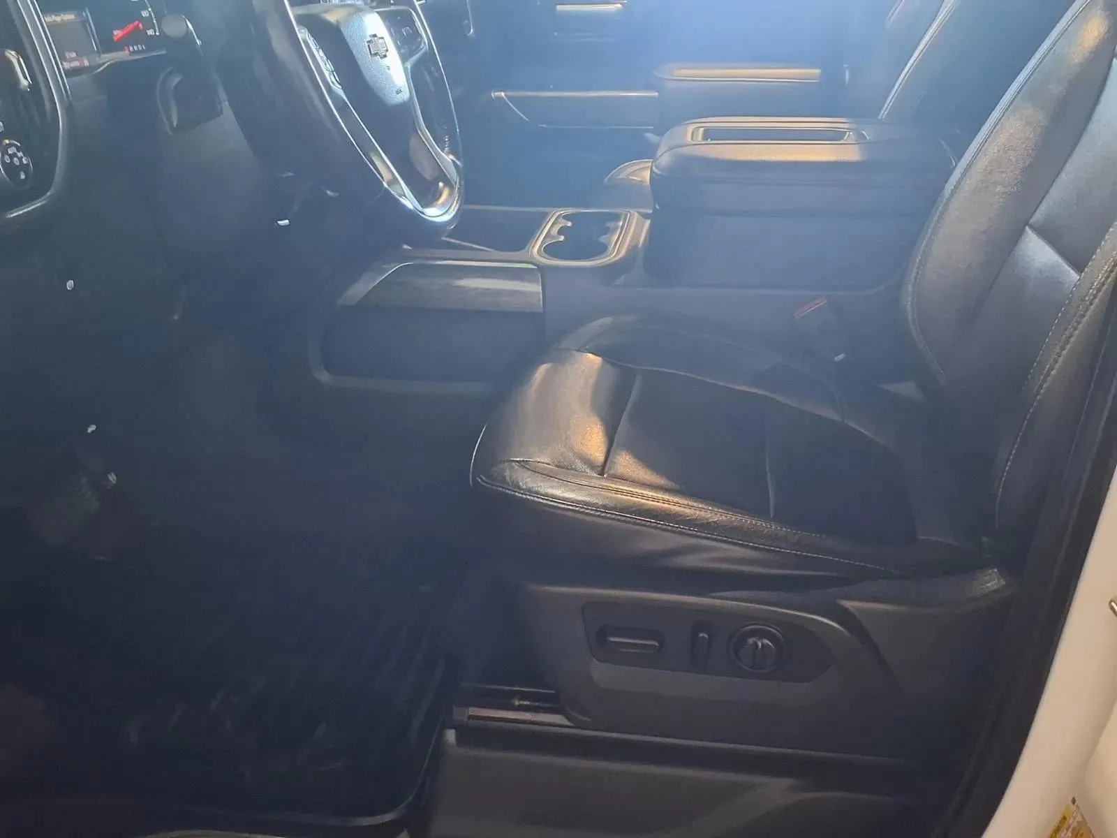 Chevrolet Silverado photo 19