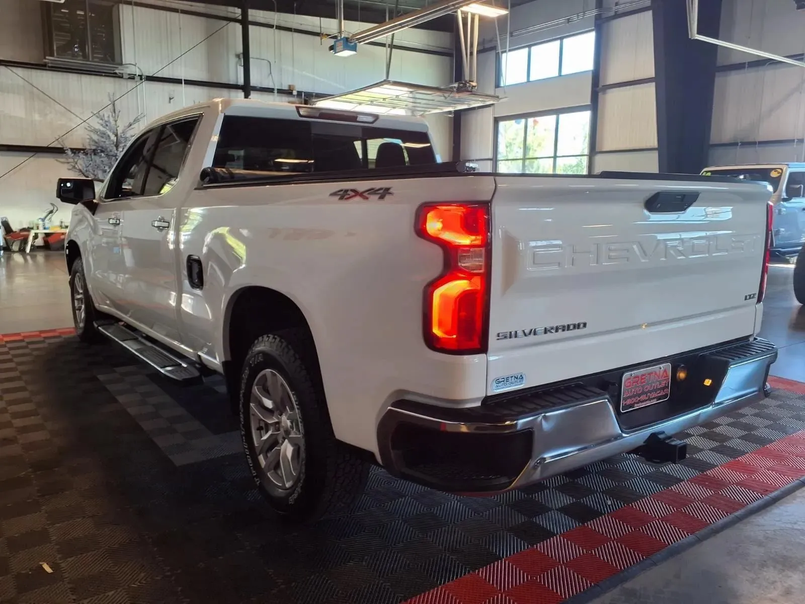 Chevrolet Silverado photo 4