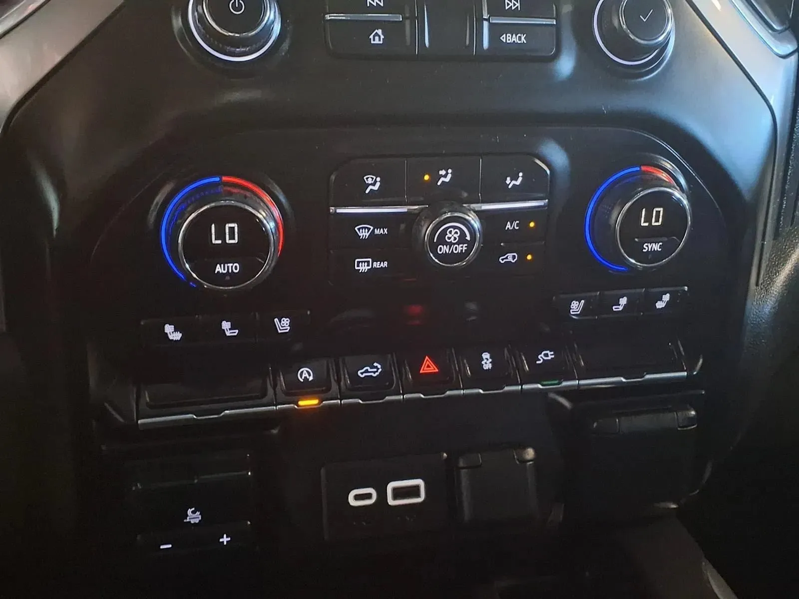 Chevrolet Silverado photo 22