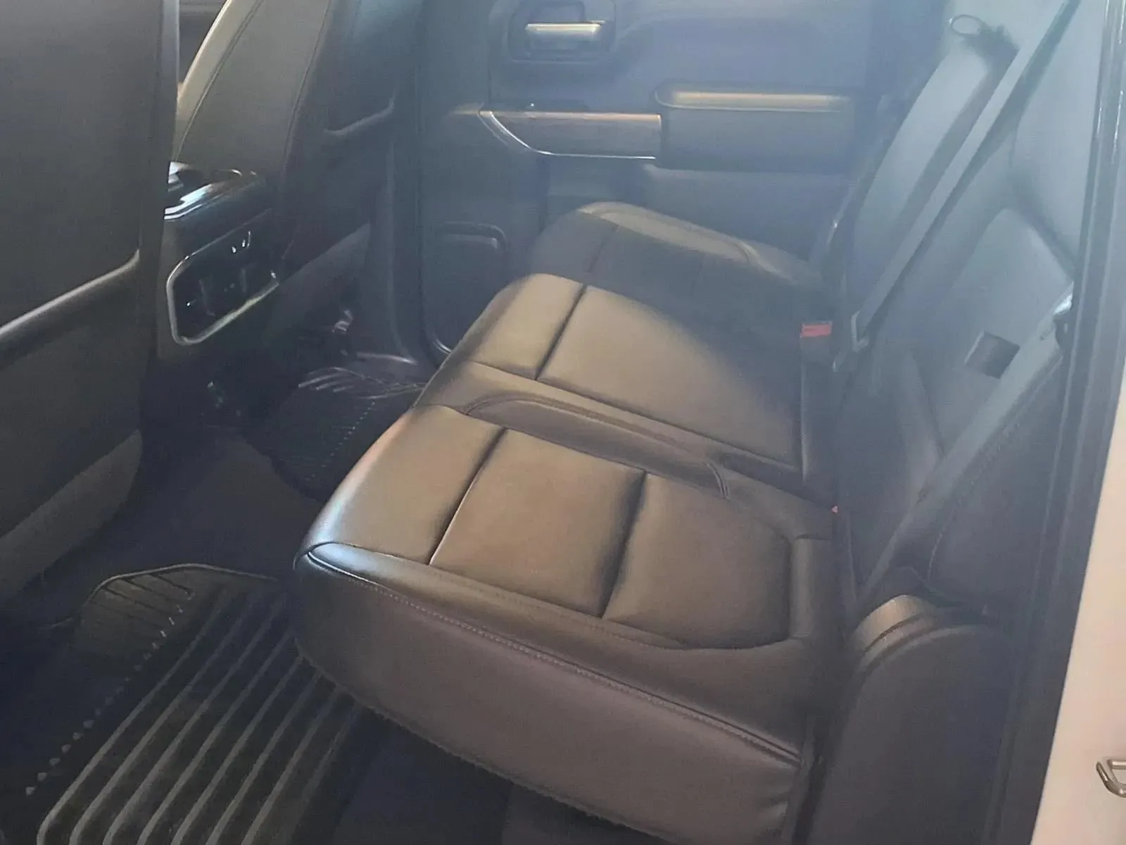 Chevrolet Silverado photo 15