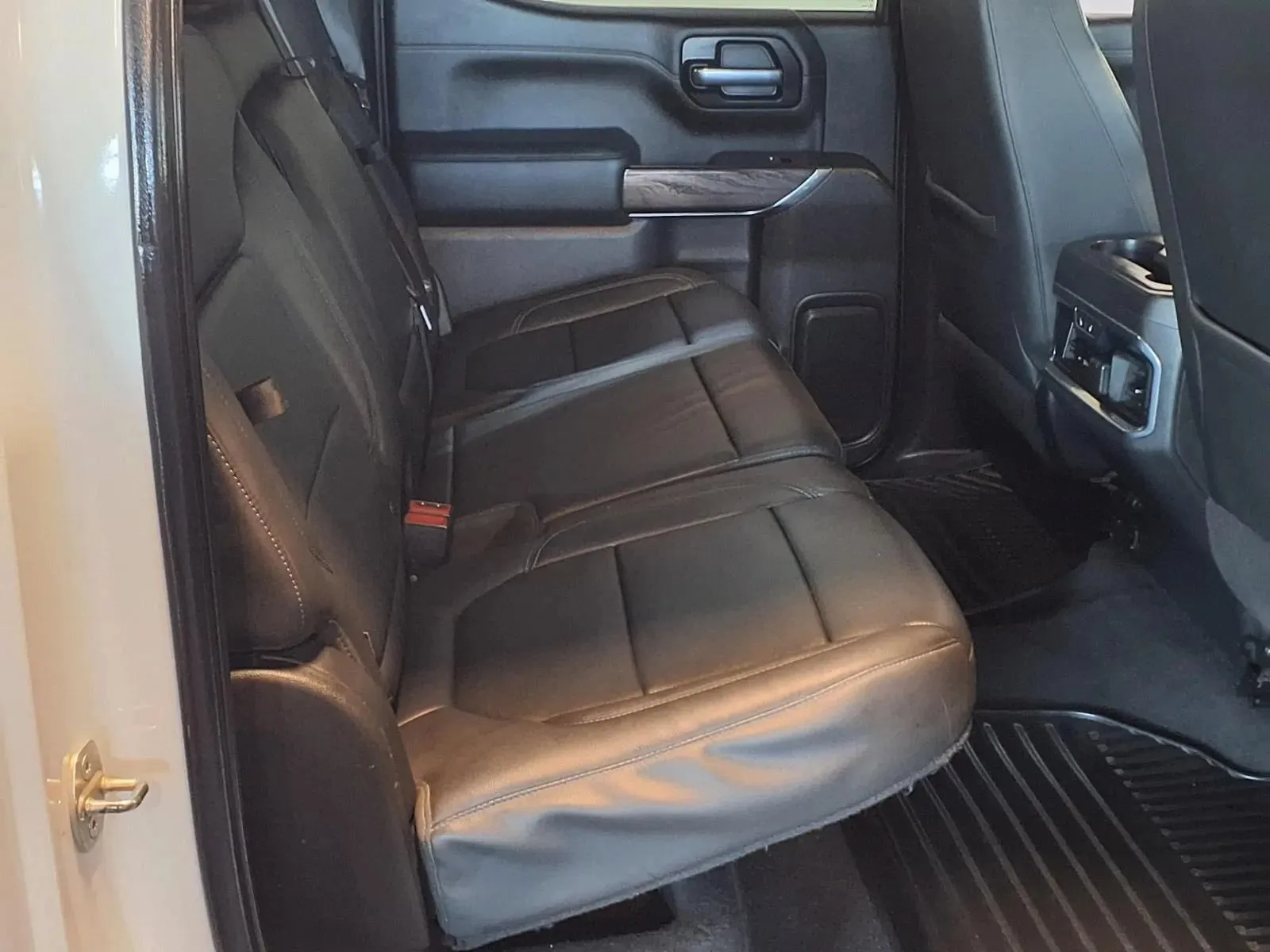 Chevrolet Silverado photo 11