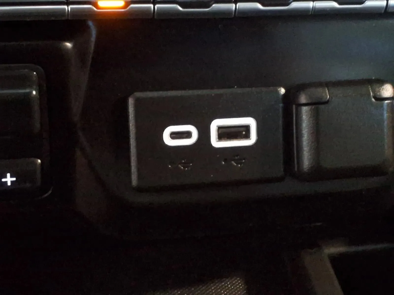 Chevrolet Silverado photo 24