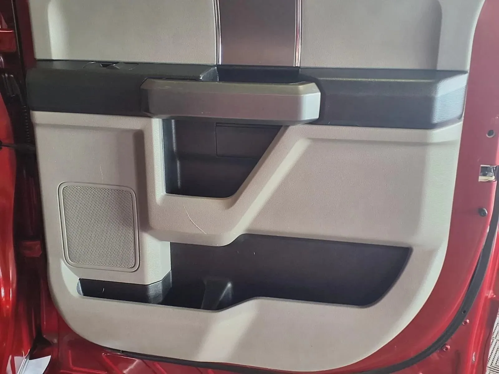 Ford F-150 photo 9