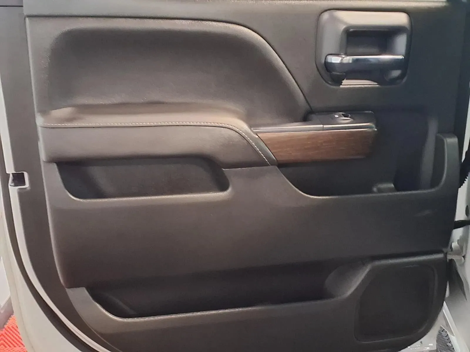 GMC Sierra photo 14