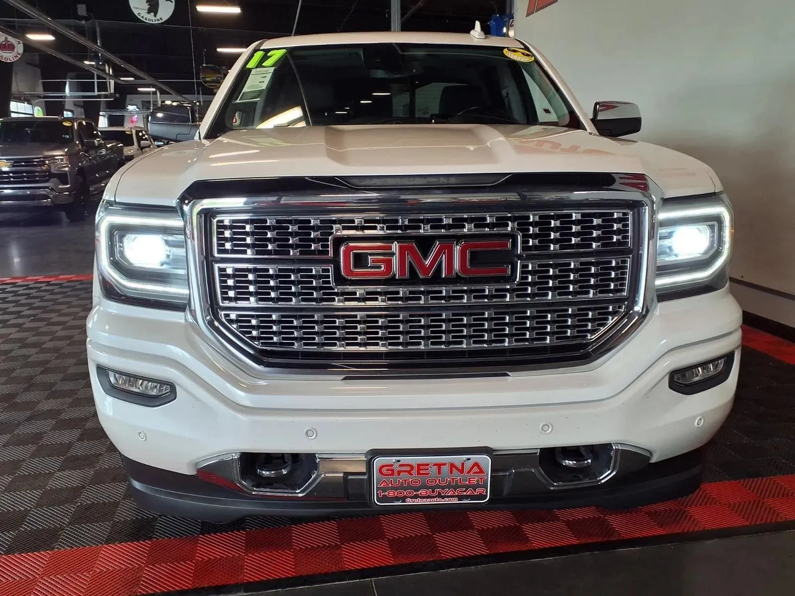 GMC Sierra photo 3