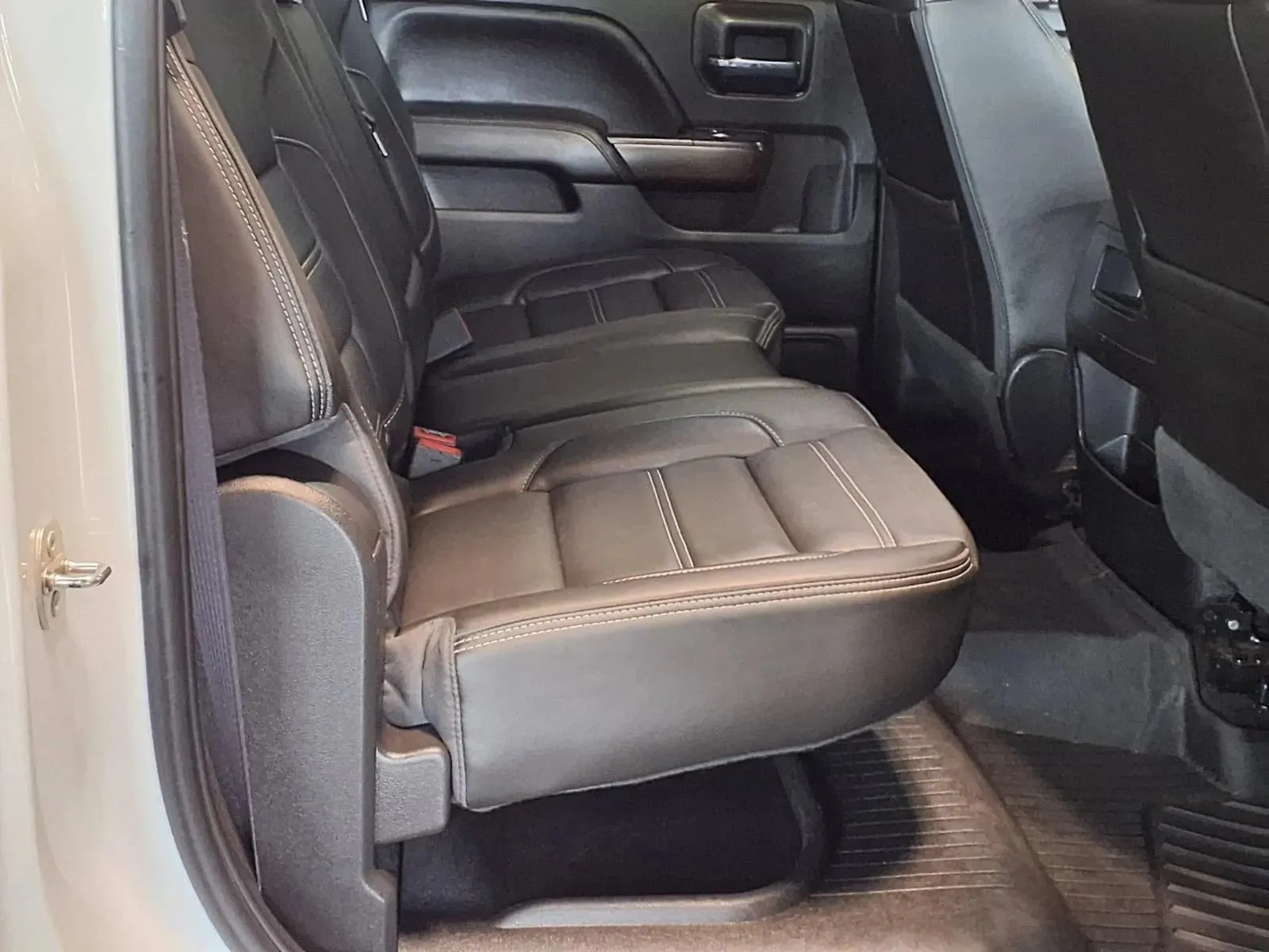 GMC Sierra photo 10