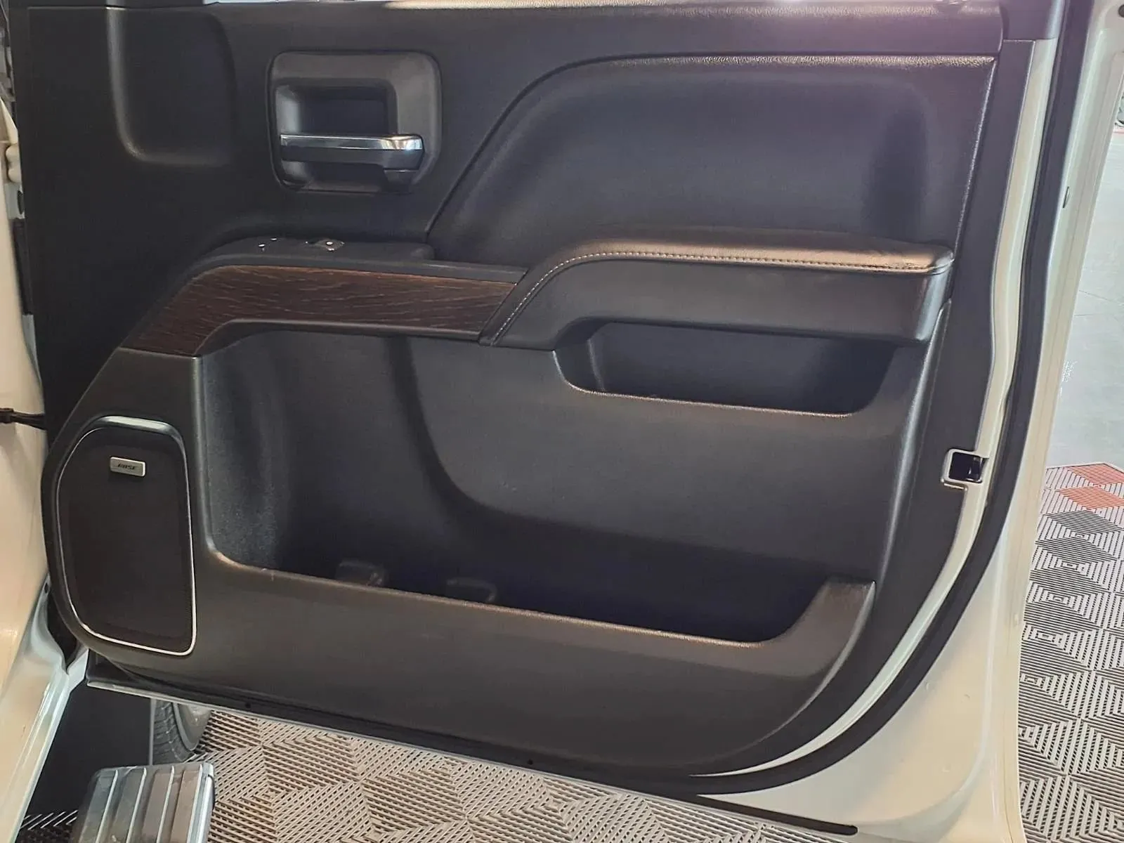 GMC Sierra photo 12