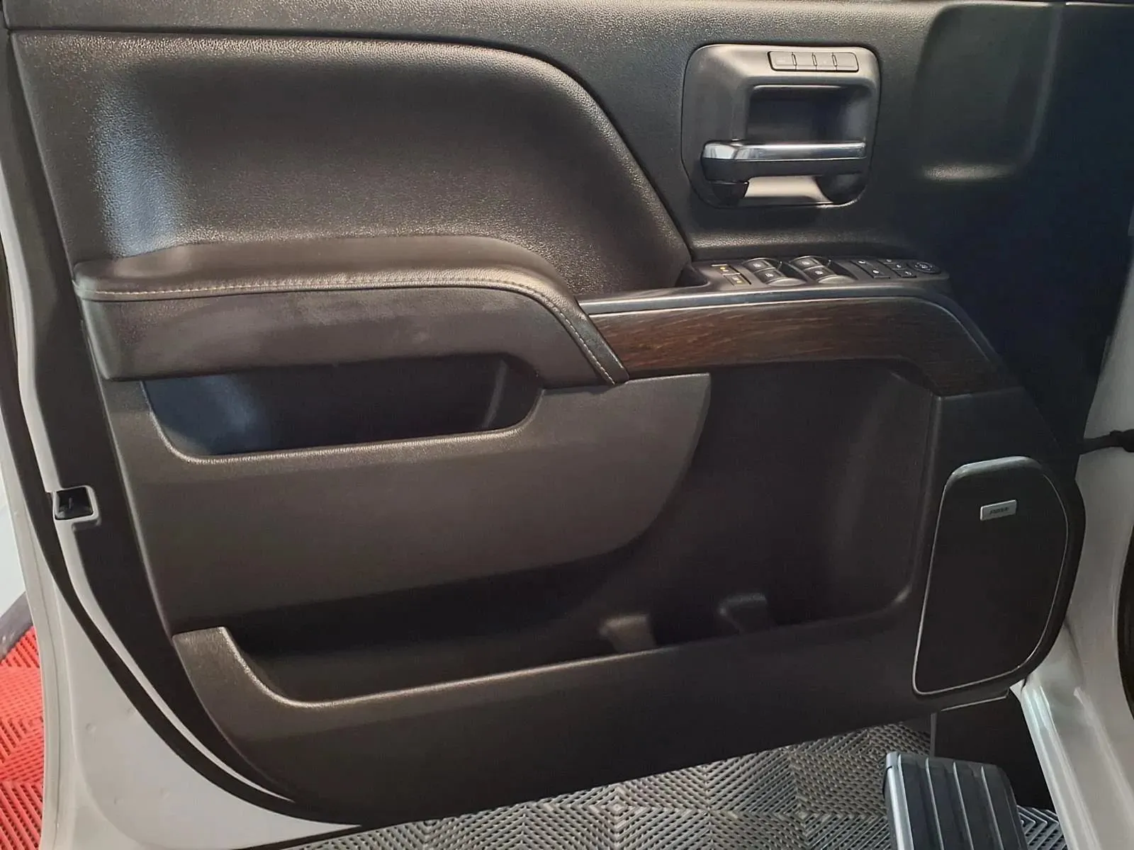 GMC Sierra photo 17