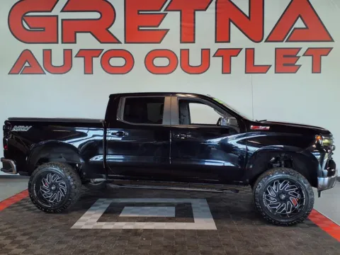 Black 2022 Chevrolet Silverado 1500 LT for sale in Gretna, NE