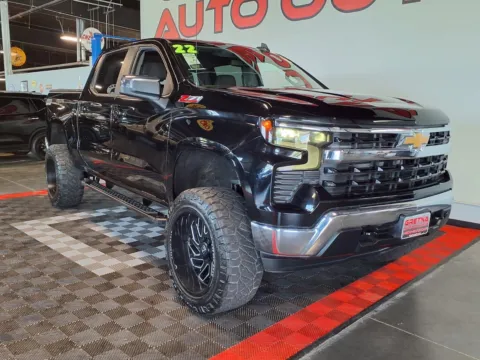 Photos of 2022 Chevrolet Silverado 1500 LT for sale in Gretna, NE at Gretna Auto Outlet