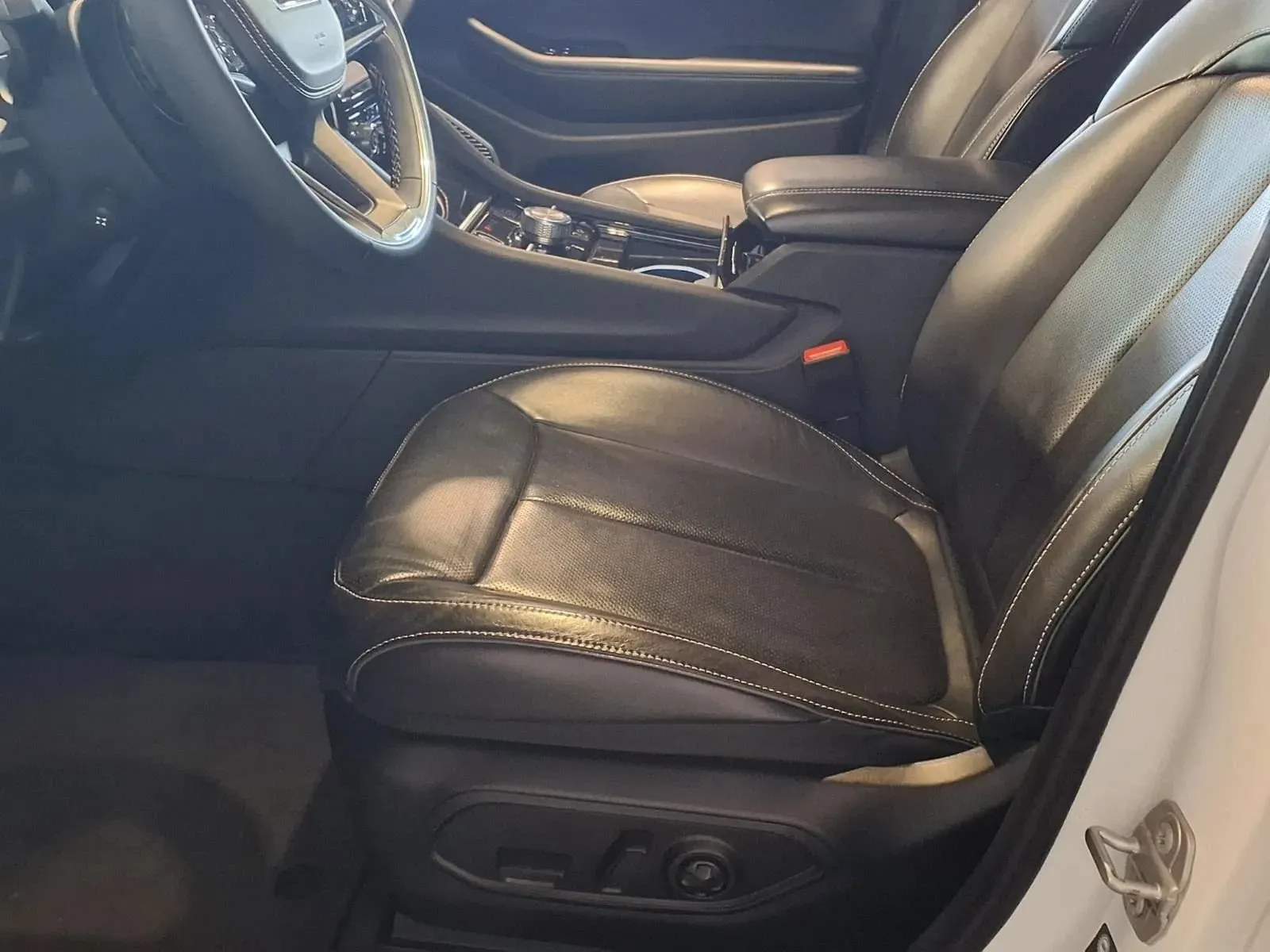 Jeep Grand Cherokee L photo 17