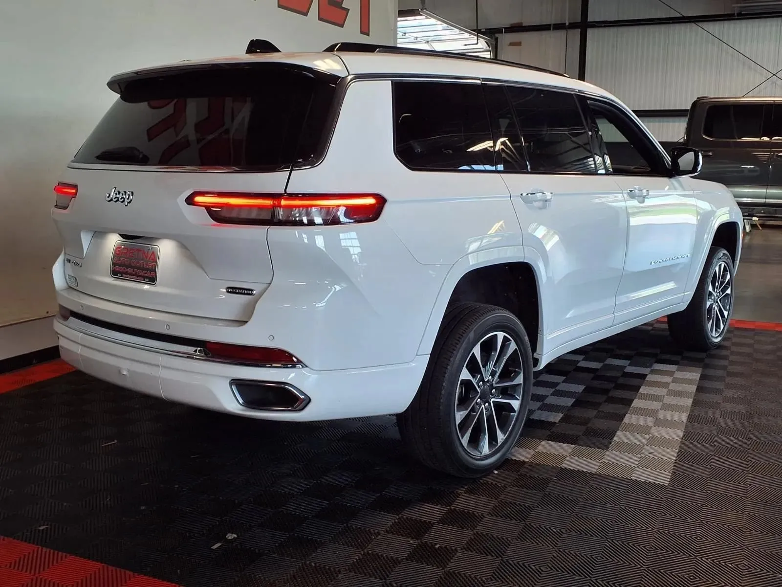 Jeep Grand Cherokee L photo 9
