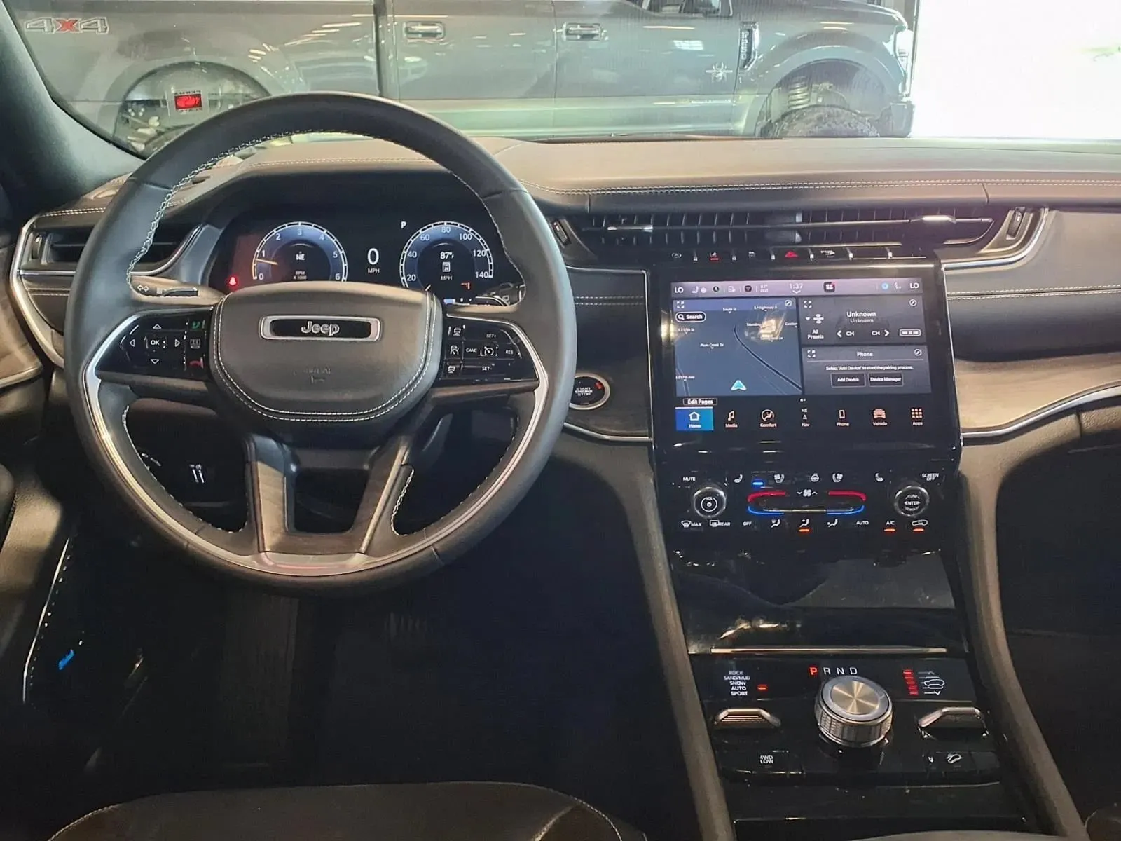 Jeep Grand Cherokee L photo 15
