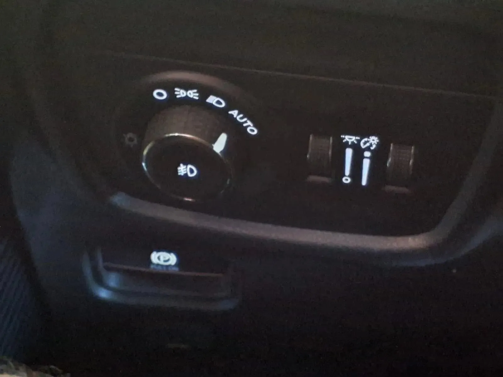 Jeep Grand Cherokee L photo 27