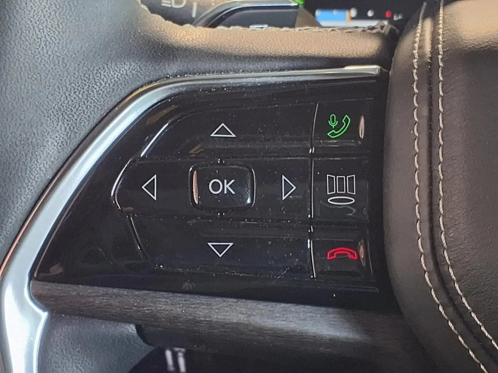 Jeep Grand Cherokee L photo 25