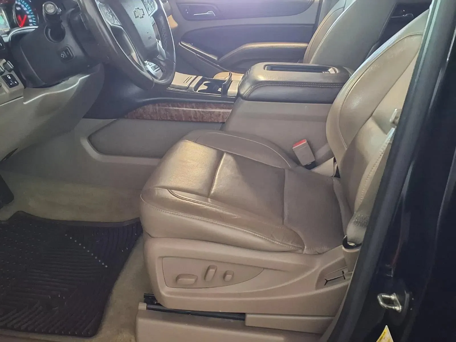 Chevrolet Tahoe photo 20