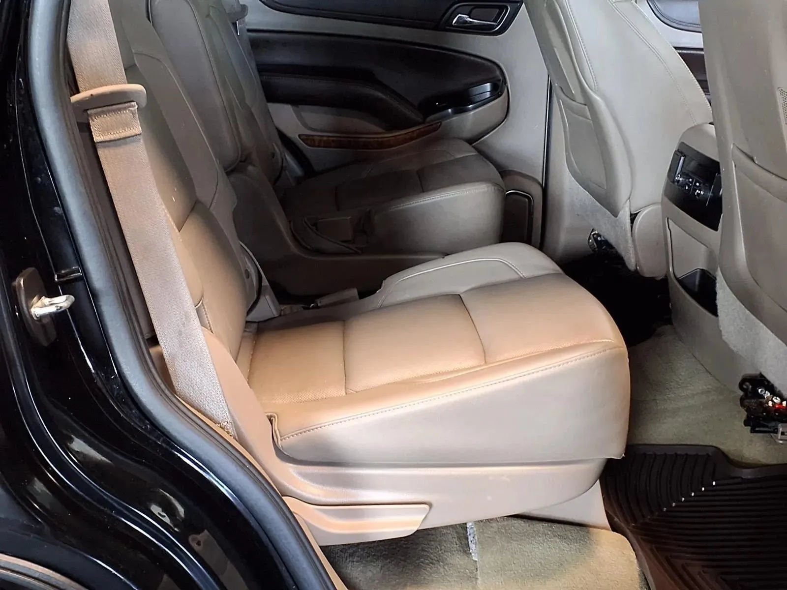 Chevrolet Tahoe photo 12