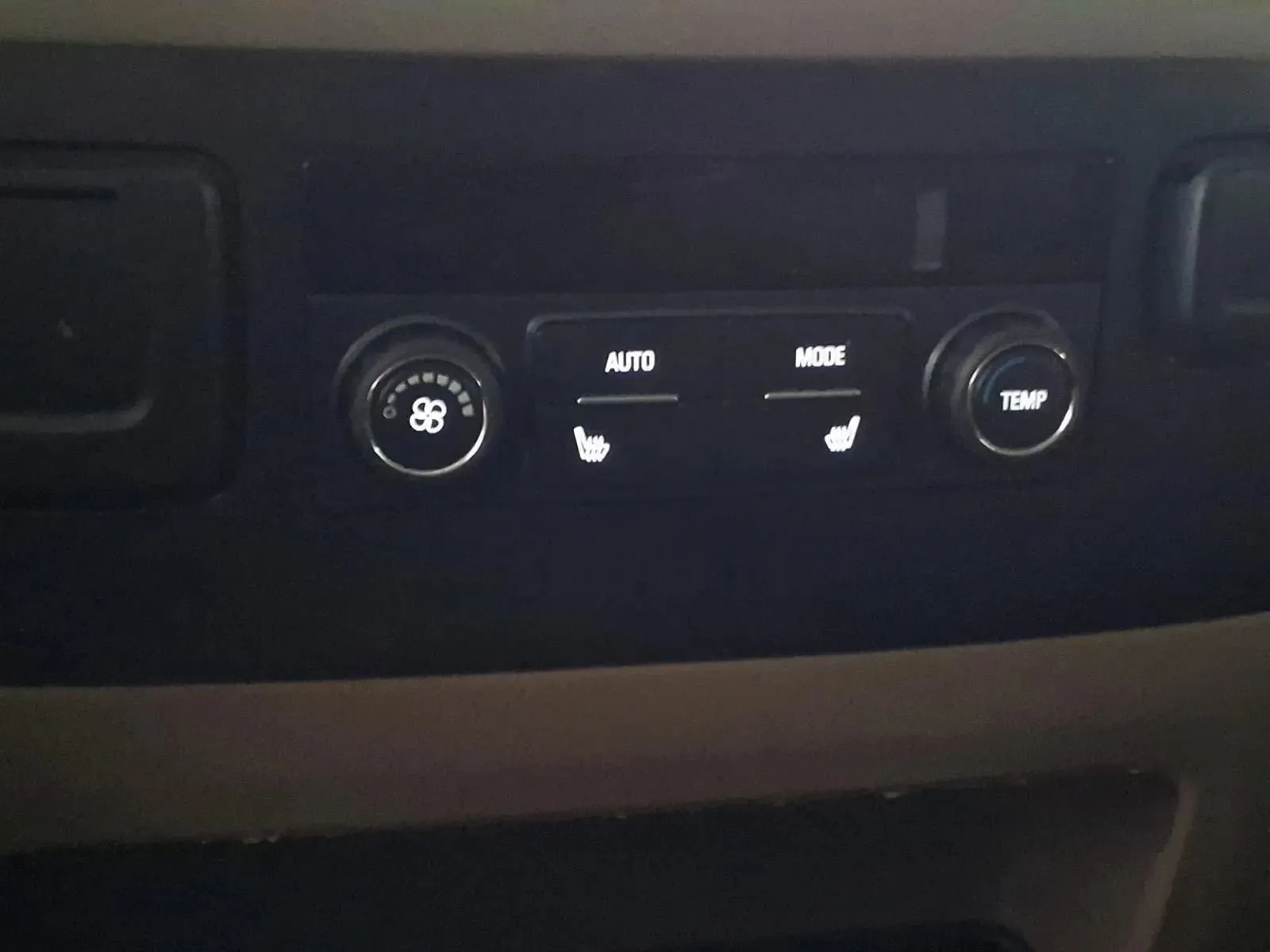 Chevrolet Tahoe photo 17