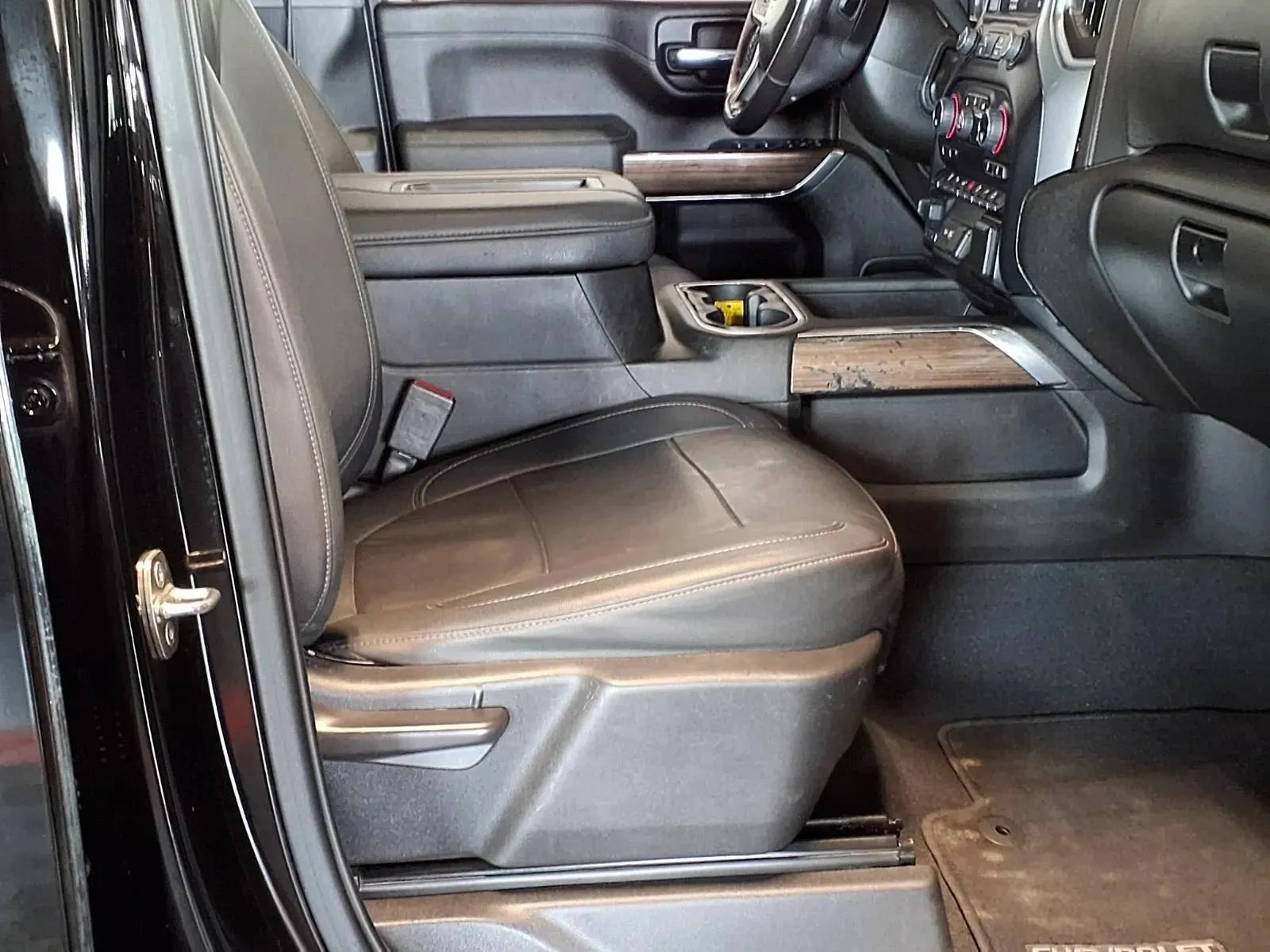 Chevrolet Silverado photo 13