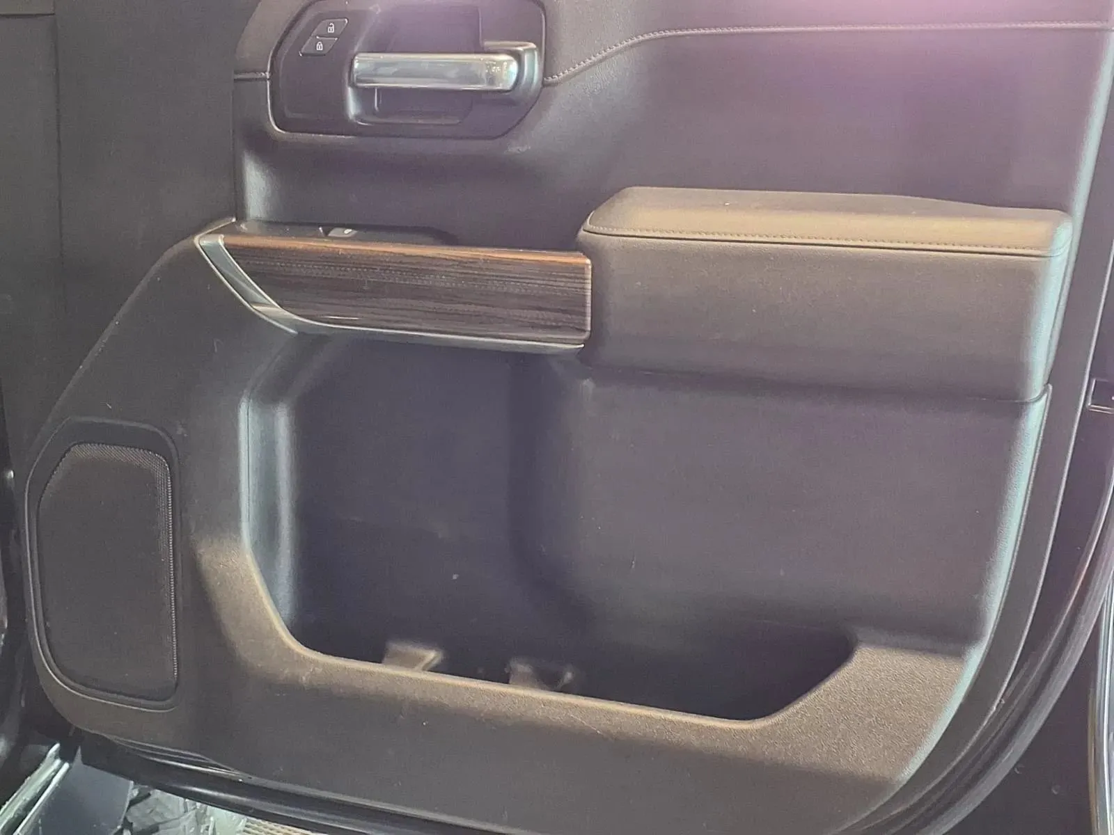 Chevrolet Silverado photo 12