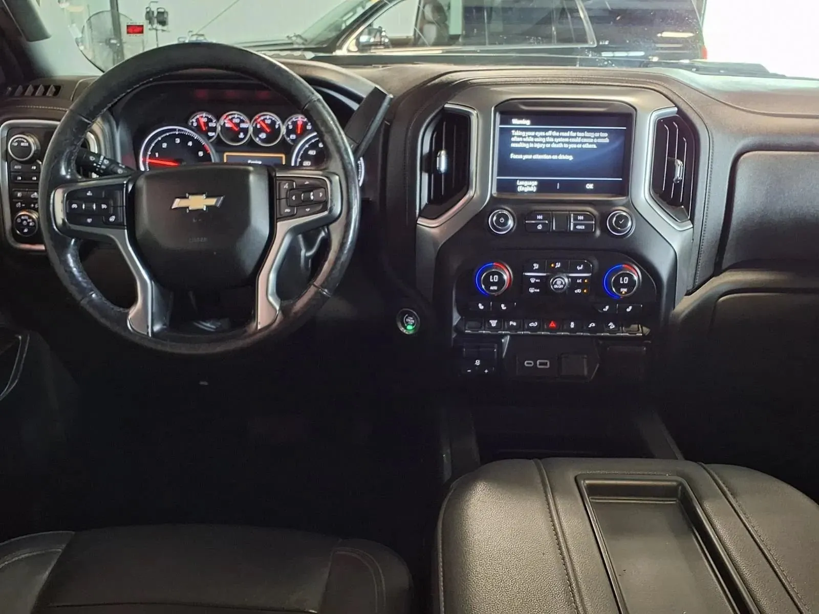 Chevrolet Silverado photo 16