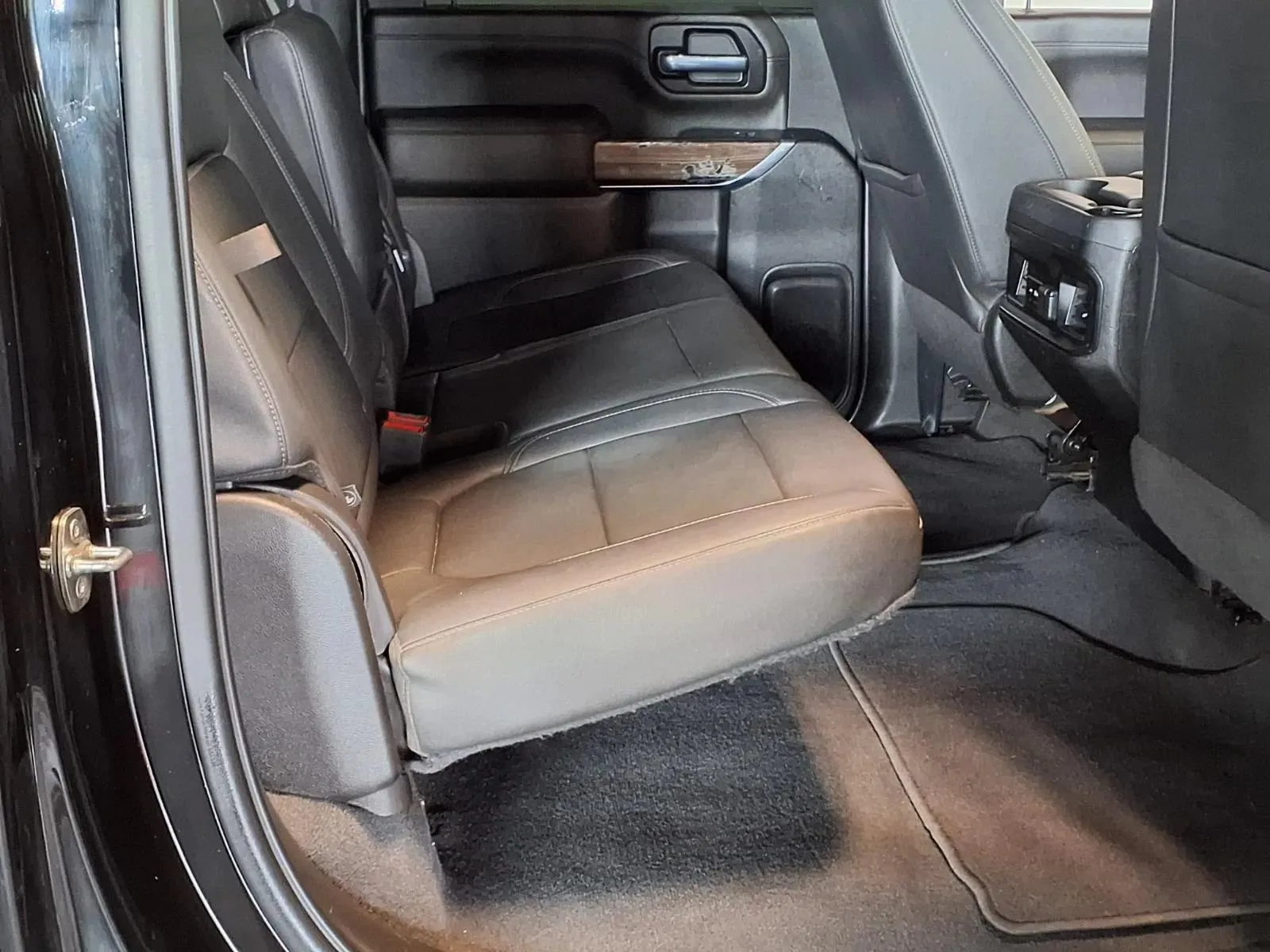 Chevrolet Silverado photo 11