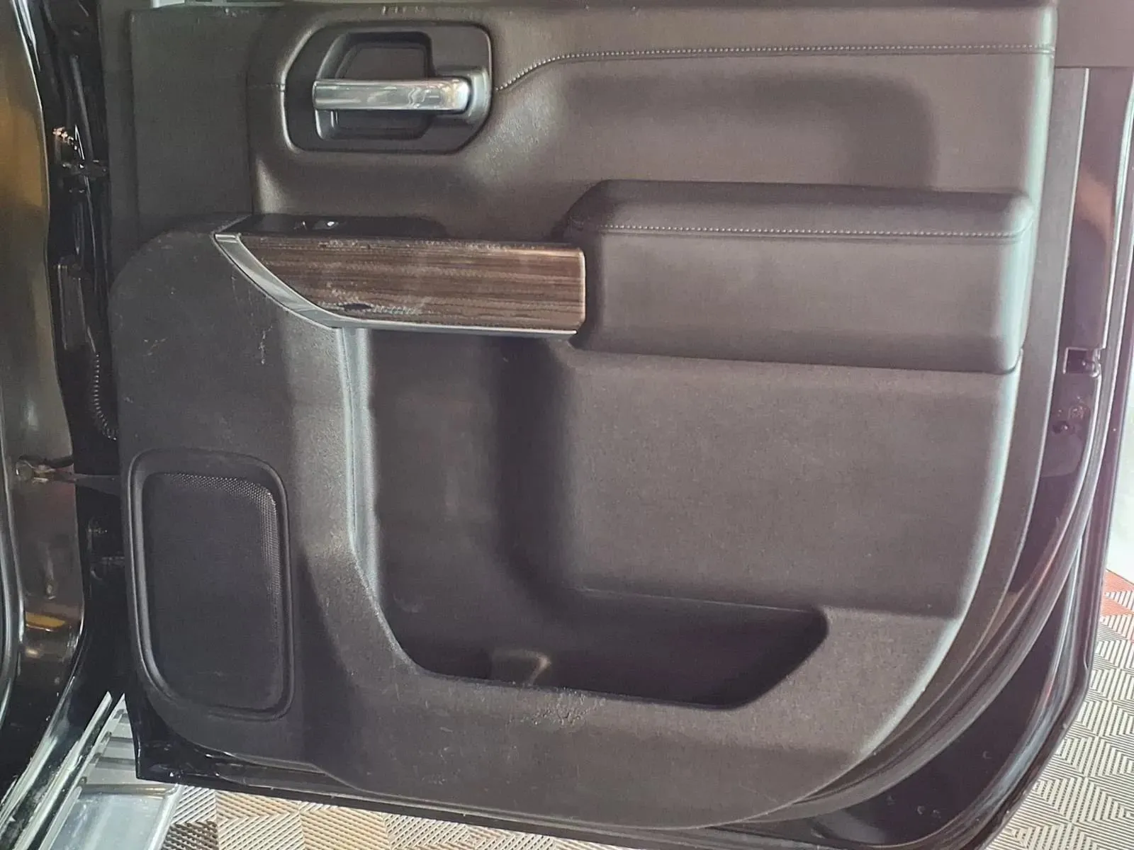 Chevrolet Silverado photo 10