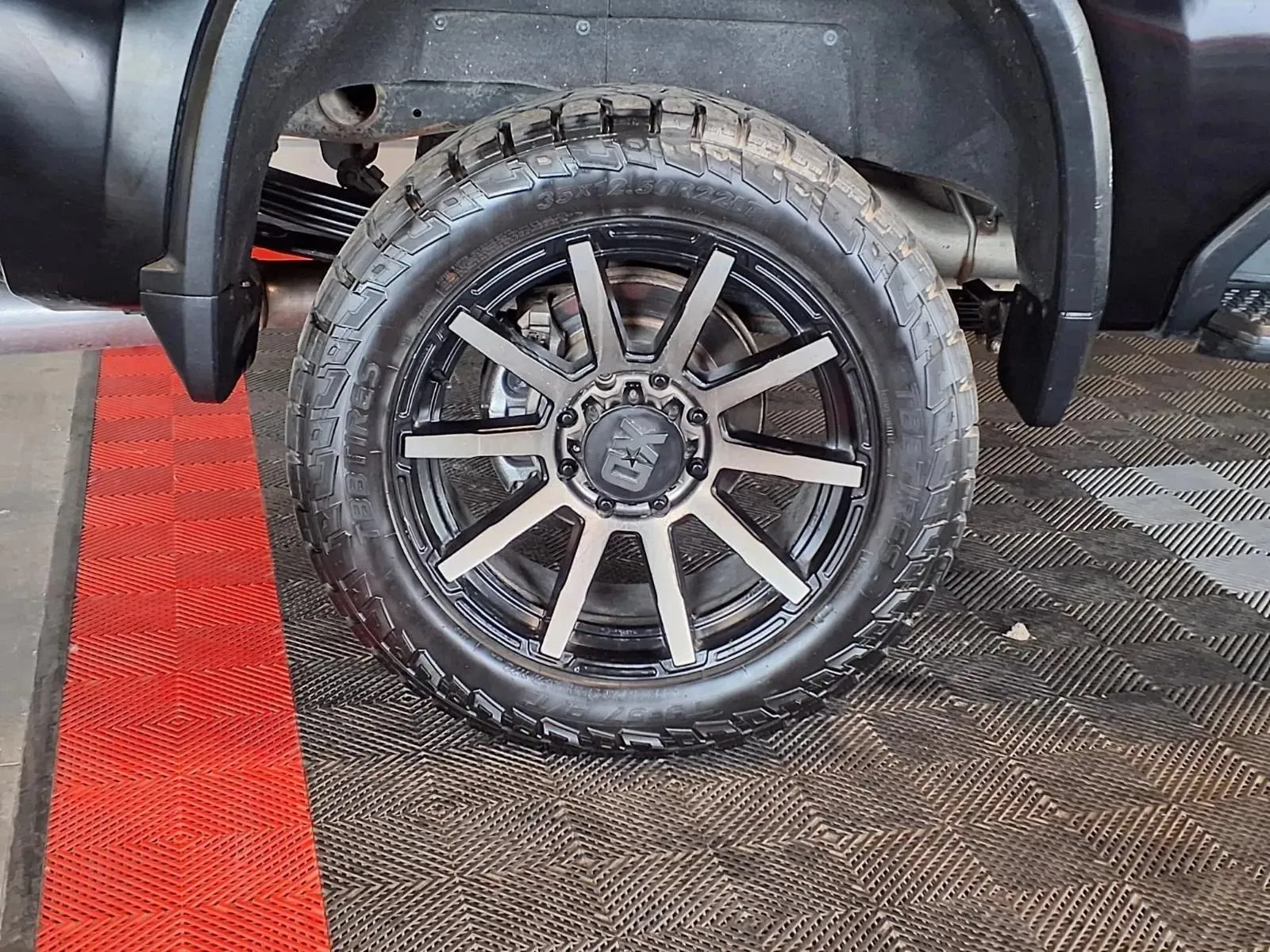 Chevrolet Silverado photo 8