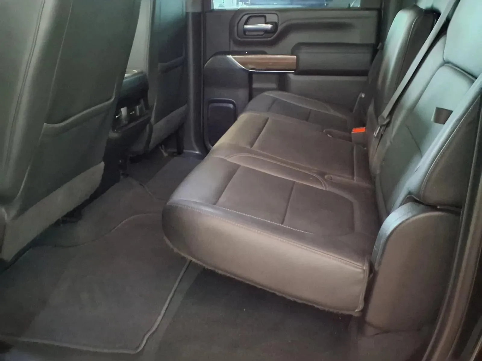 Chevrolet Silverado photo 15