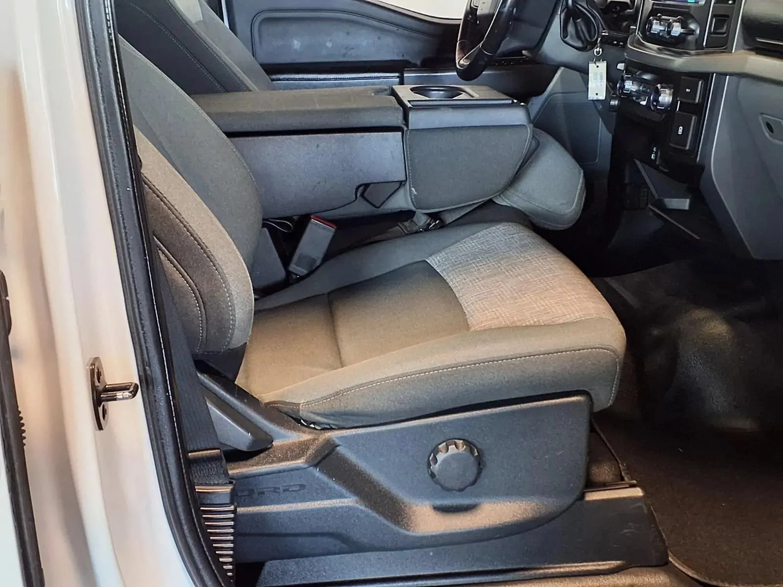 Ford F-150 photo 13