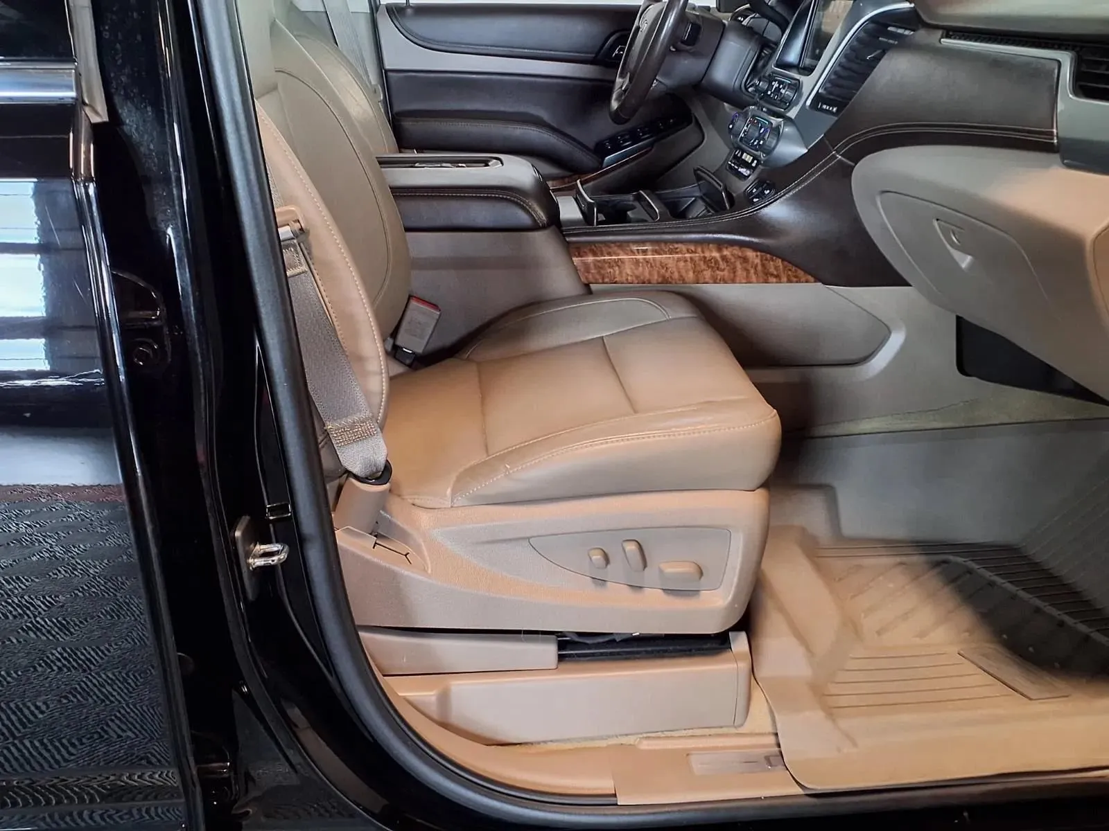 Chevrolet Tahoe photo 15