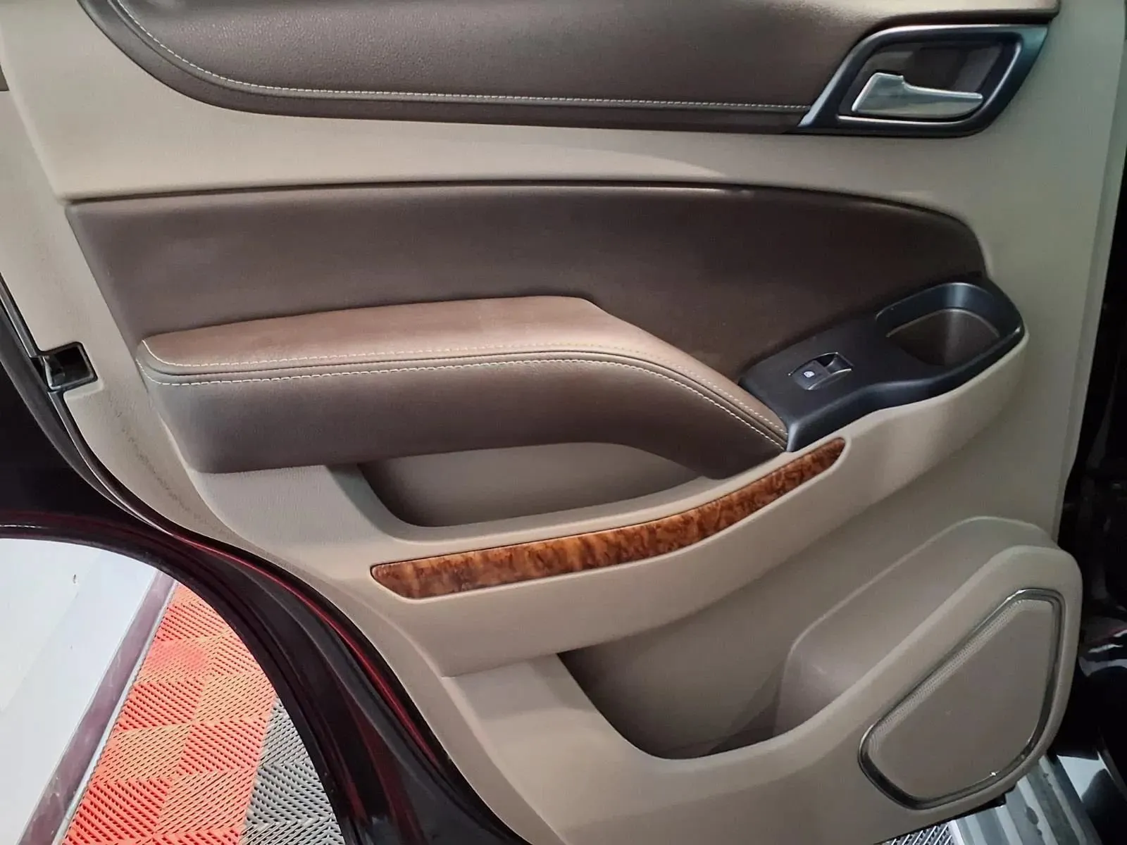 Chevrolet Tahoe photo 16