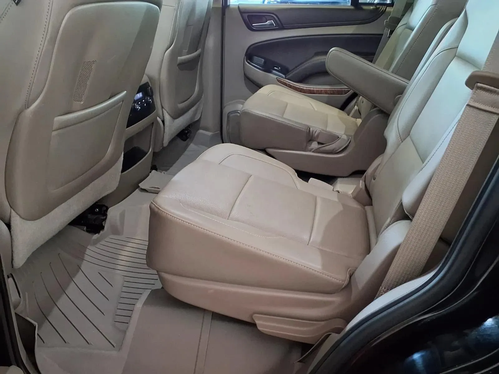 Chevrolet Tahoe photo 17