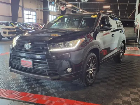 More photos of 2017 Toyota Highlander SE at Gretna Auto Outlet, NE