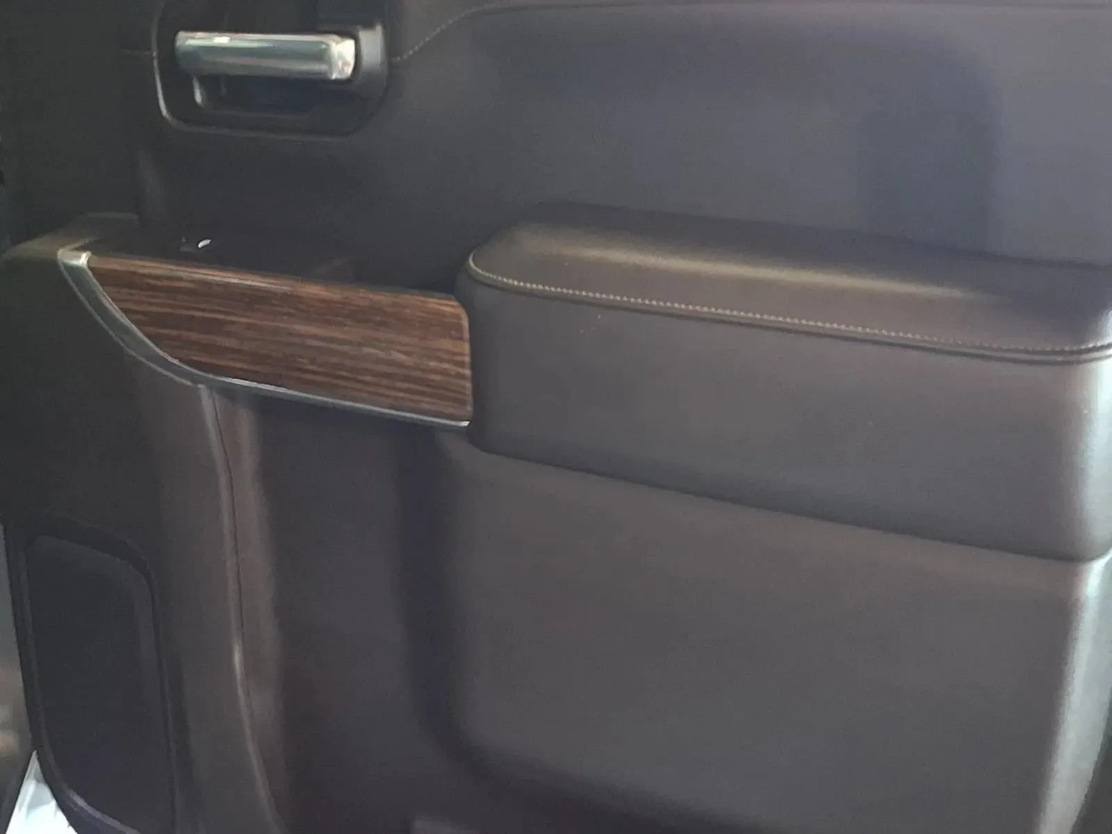 Chevrolet Silverado photo 9