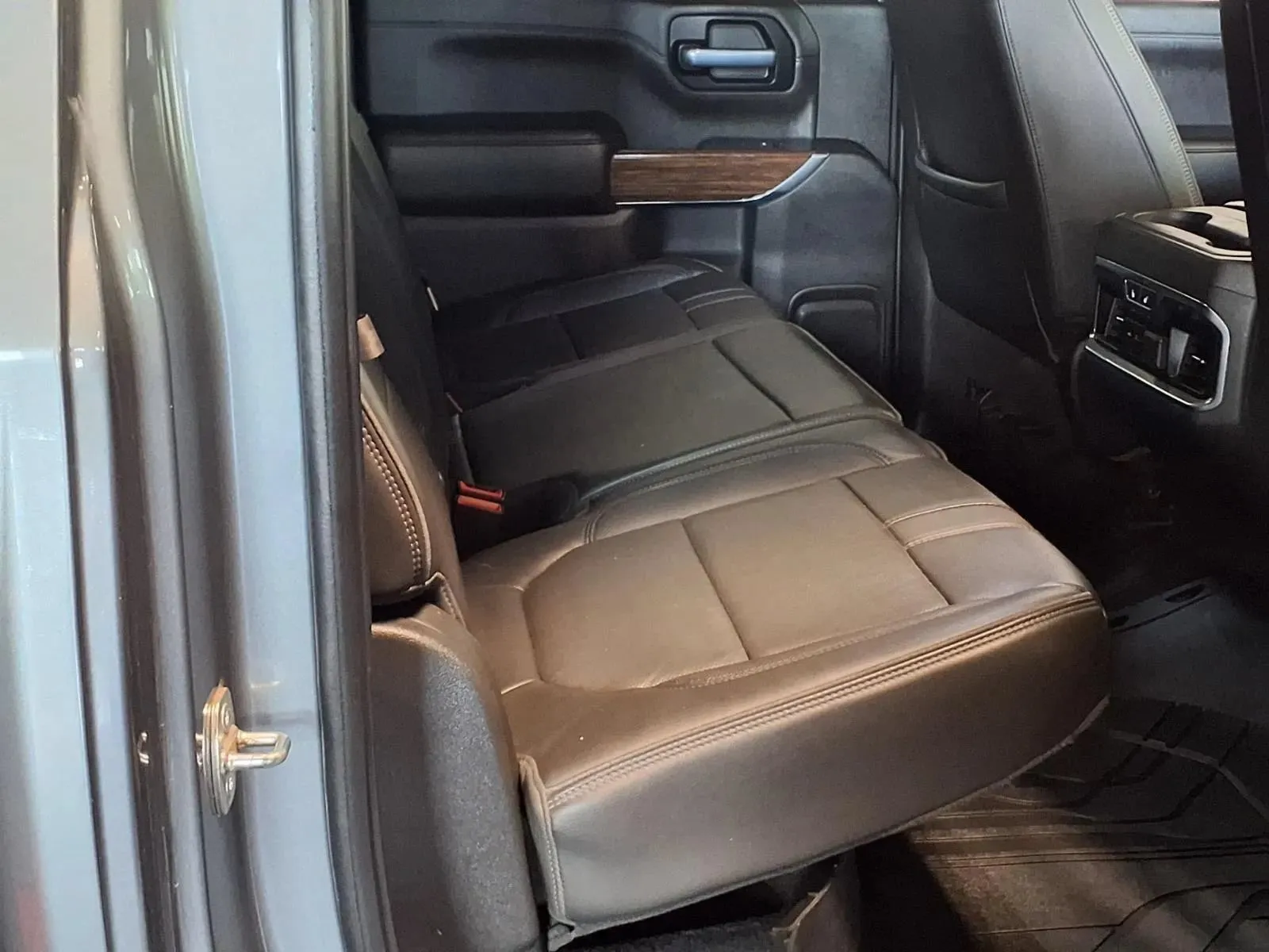 Chevrolet Silverado photo 10